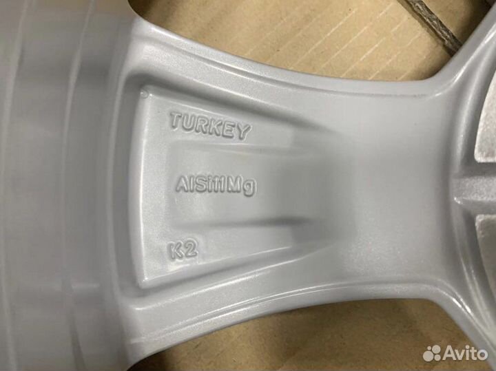 Новые VAG Velorum R16 Skoda Octavia A8 (2022)