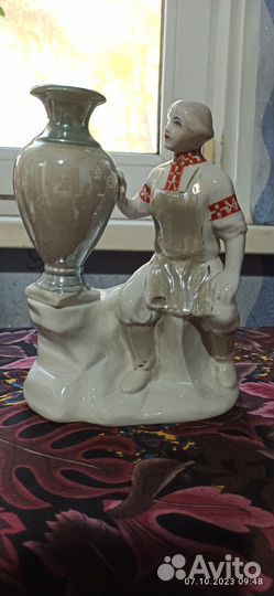 Фарфоровые статуэтки