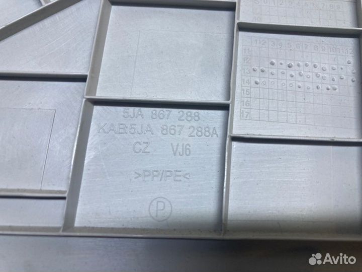 Обшивка стойки задняя правая Skoda Rapid 2013-2020