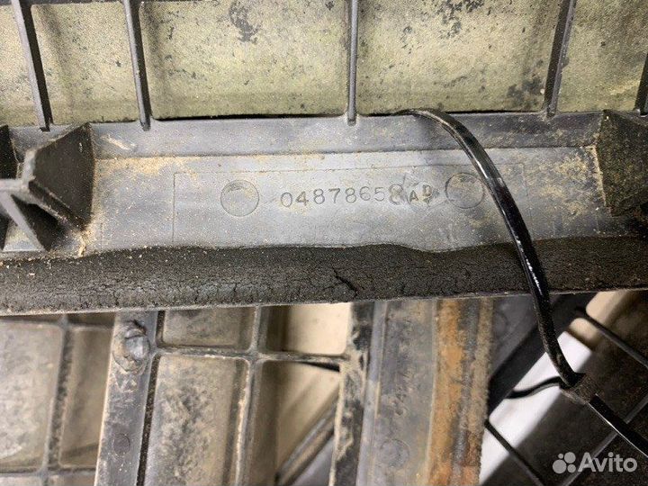 Решетка вентиляционная Dodge Stratus седан EDZ 2.4