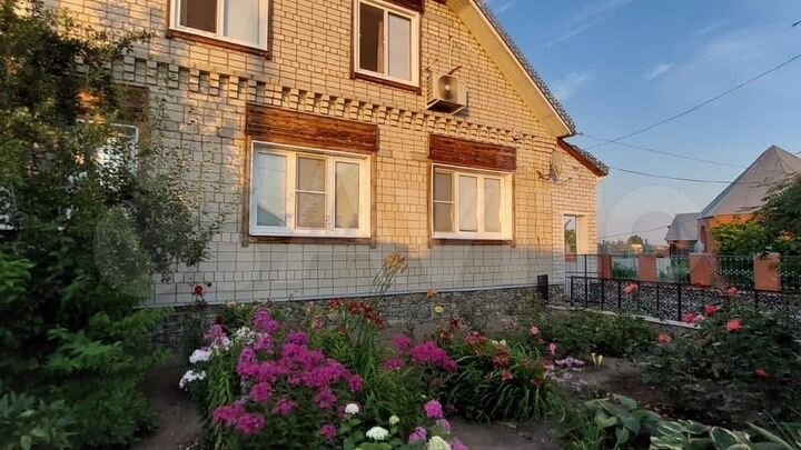 Дом 196 м² на участке 16 сот.