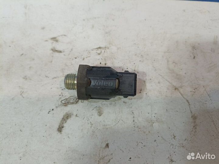 Датчик давления масла Renault Logan 1 седан 1.4