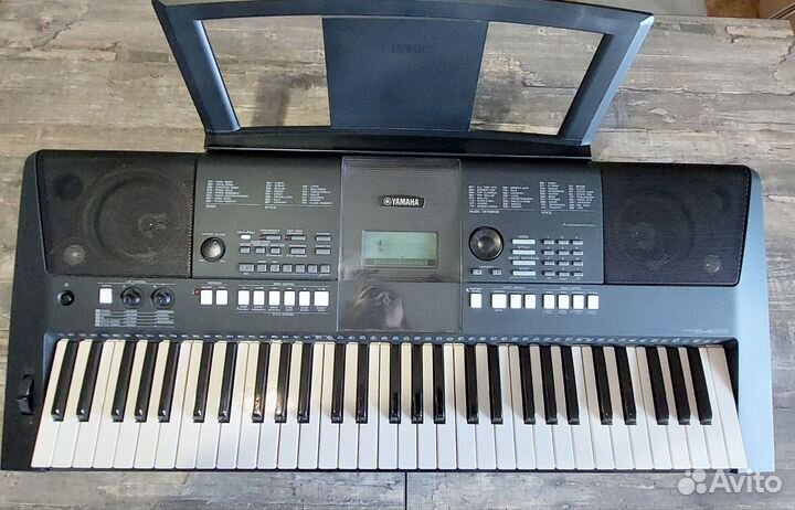 Синтезатор Yamaha psr e423