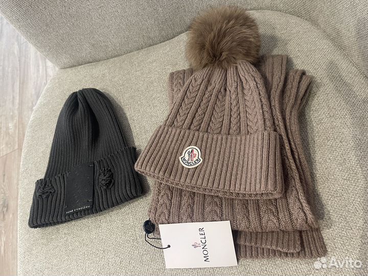 Шапка uzhe vyhozhu, moncler