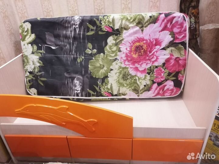 Детская кровать Дельфин с матрасом