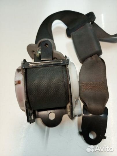 Ремень безопасности задний левый Mitsubishi L200