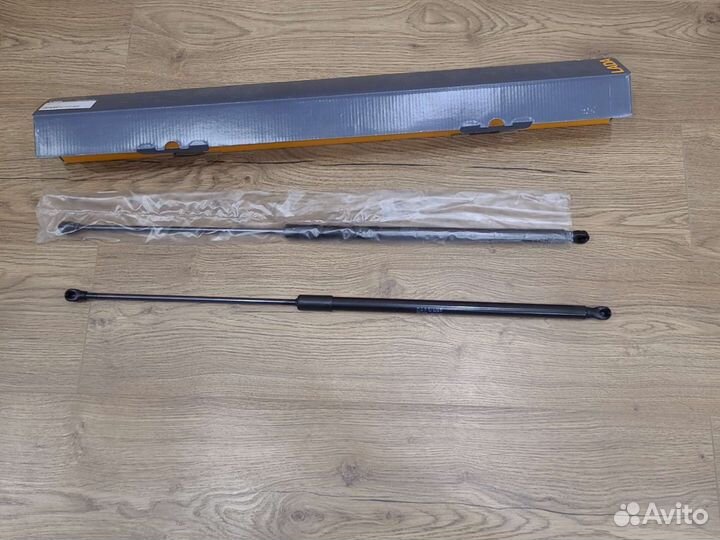 Газовые упоры капота LADA Granta