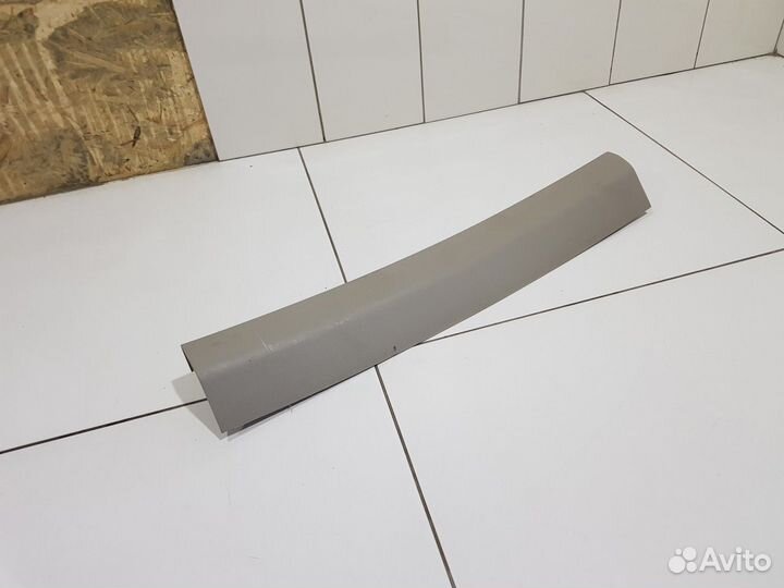 Обшивка двери/крышки багажника центральная верхняя