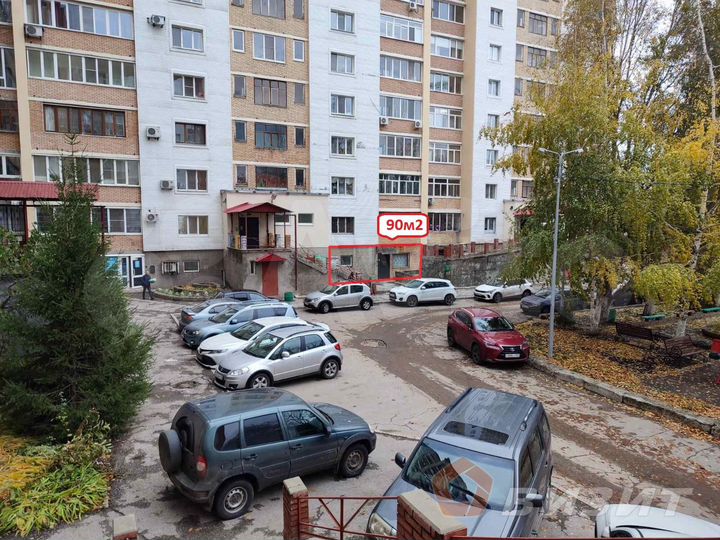 Офис с отдельным входом и большой парковкой