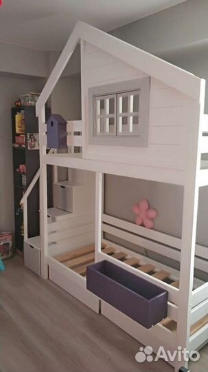 Двухъярусная кровать домик