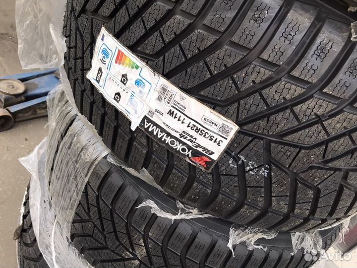 Yokohama Advan Winter 315/35 R21 и 275/40 R21 111V