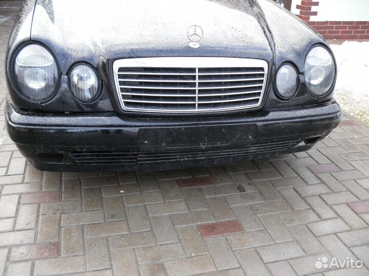 Капот мерседес w 210