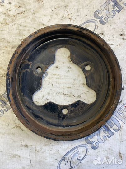 Шкив помпы Chrysler Voyager 3.8