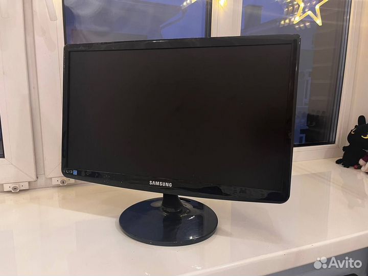 Монитор Samsung