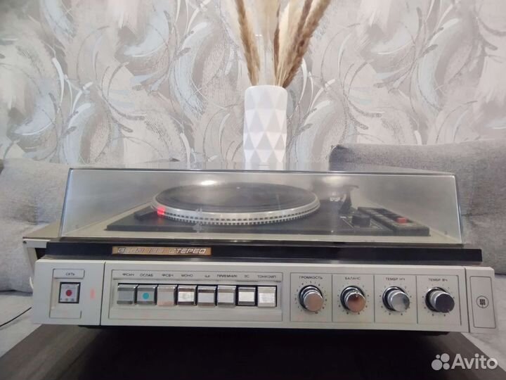 Проигрыватель винила Вега 109