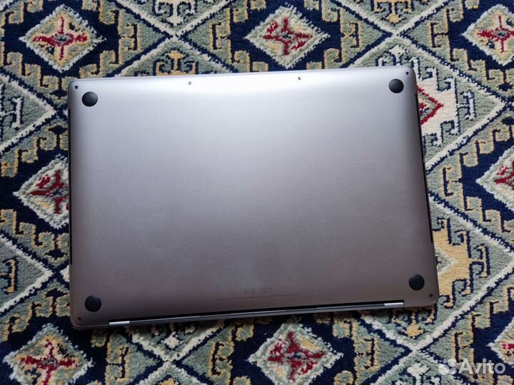Macbook pro 15-inch,2017 256gb