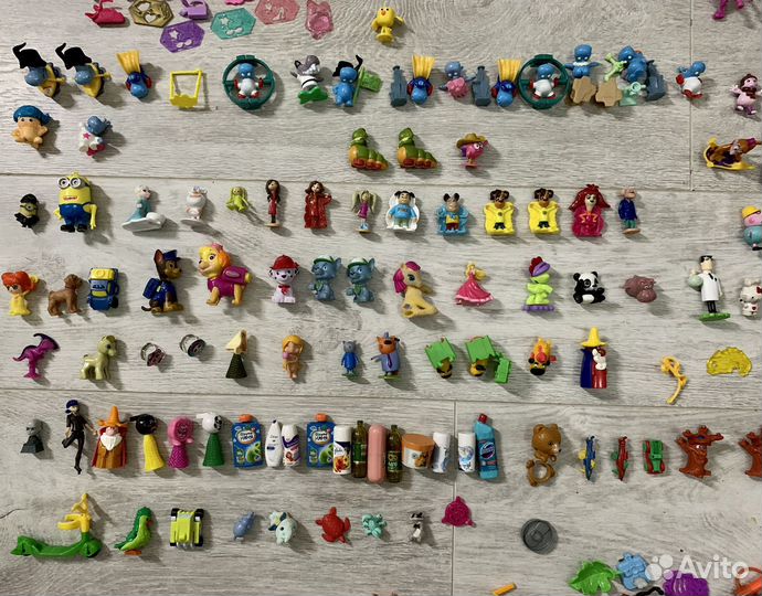 Игрушки из киндер-сюрприз и свит бокс пакетом