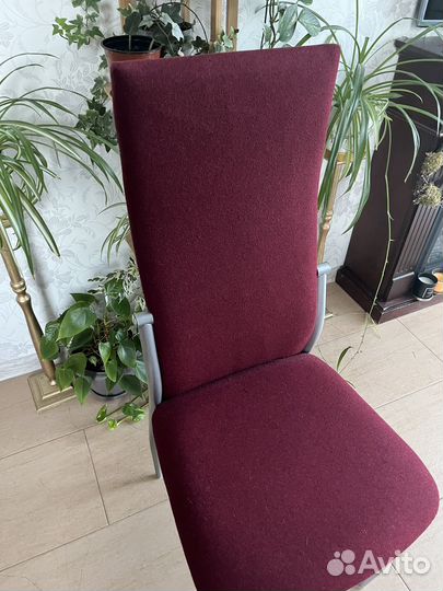 Стул мягкий бордовый