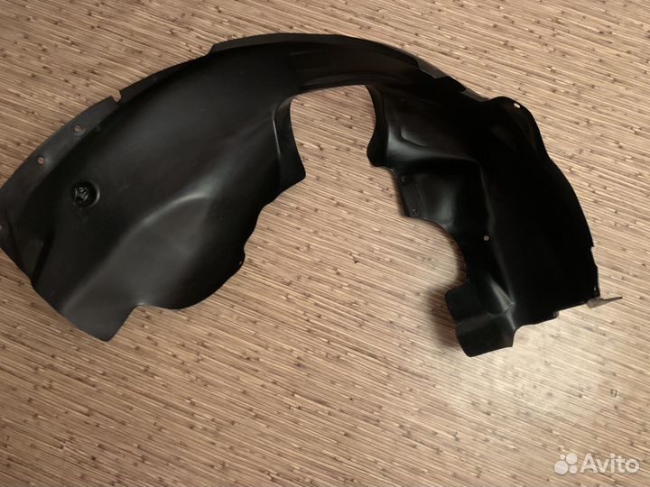 Подкрылок Ford Focus 3 передний правый