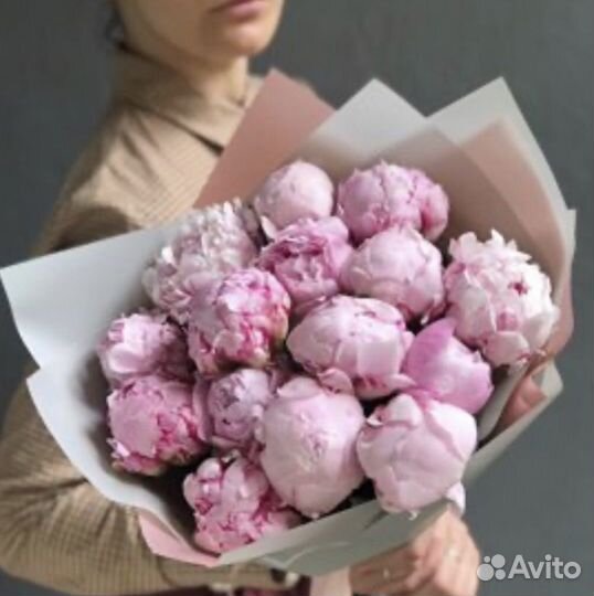 Букет из пионов