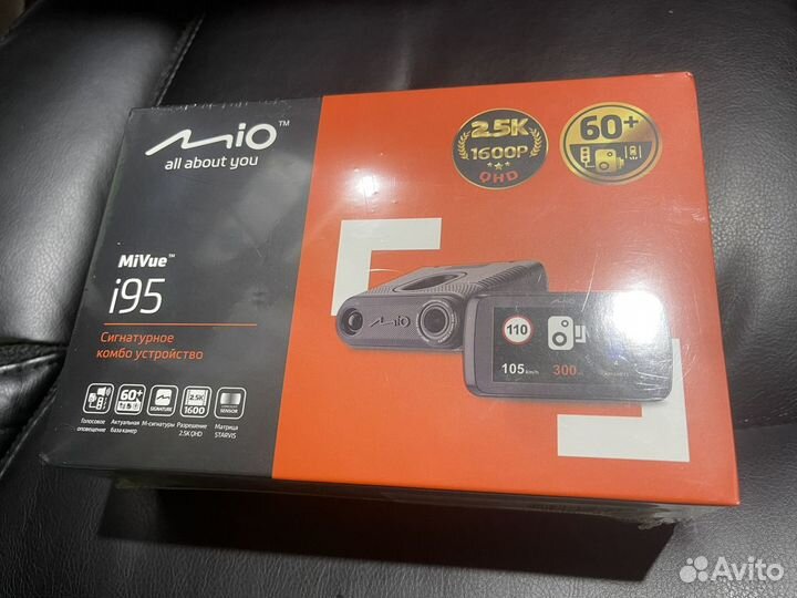 Видеорегистратор с радар-детектором Mio MiVue i95