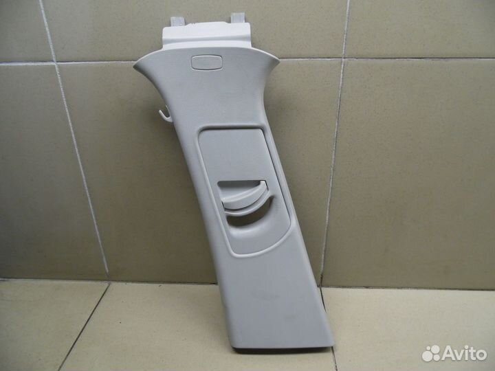 Обшивка стойки Yeti 2009