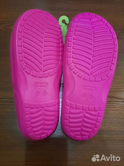 Новые шлепанцы crocs m6w8