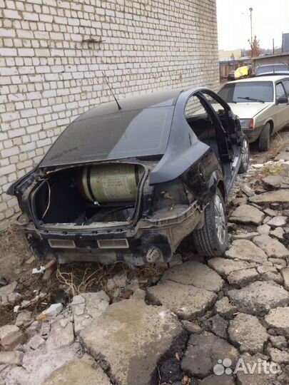 Заднее стекло Опель астра седан