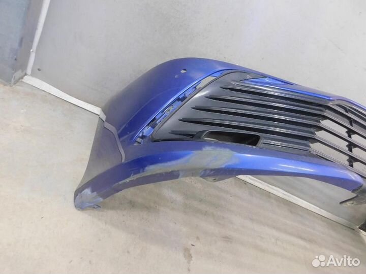 Бампер передний Toyota Camry