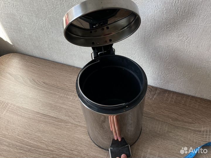 Мусорное ведро с педалью 3 л
