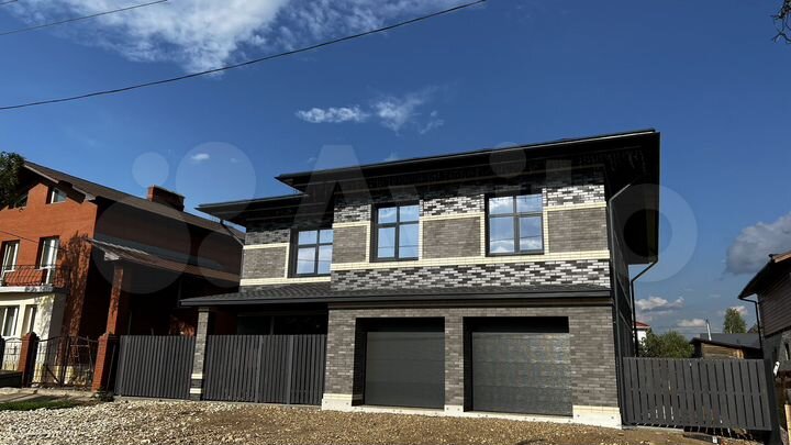 Коттедж 310 м² на участке 6,2 сот.