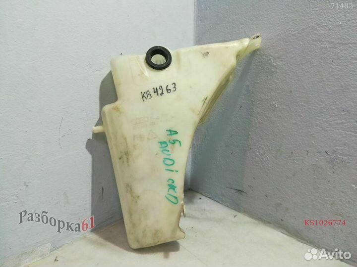 Бачок омывателя audi A5 8T