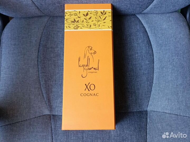 Бутылка из-под коньяка XO в подарочной коробке