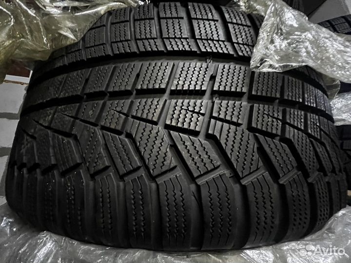 Hankook Winter I'Cept Evo2 W320 285/30 R22