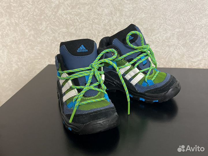 Кроссовки детские 22