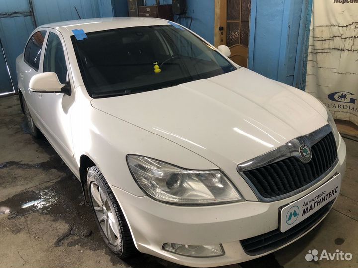 Стекло лобовое Skoda Octavia A7 / A5 / Tour