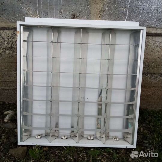 Офисный светильник тип Армстронг
