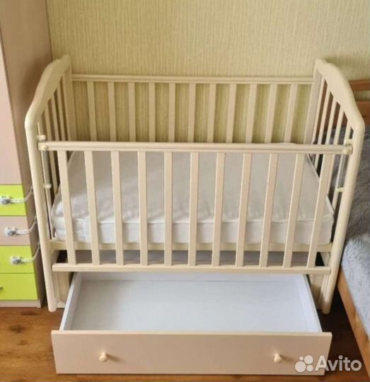 Детская кроватка с маятником+ящик+матрас