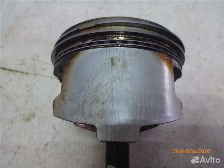 Поршень с шатуном Mitsubishi Montero Sport K90