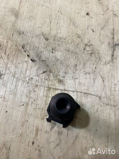 Крепление запасного колеса Mercedes-Benz C-Class