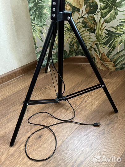 Лампа кольцевая со штативом