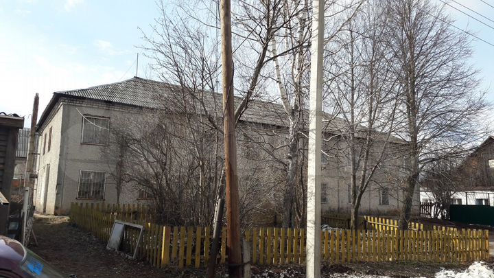 Отдельно стоящее 2-эт здание, 570 м² з/у 10 соток