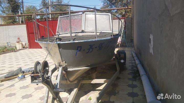 Моторная лодка