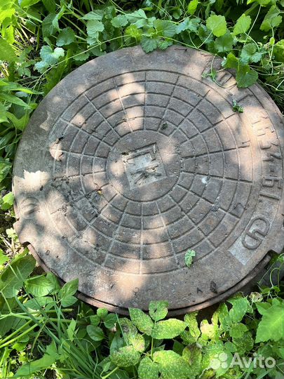 Канализационный люк