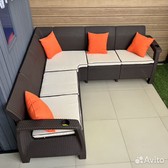 Большой угловой диван уличный под ротанг