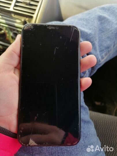 Телефон iPhone XR