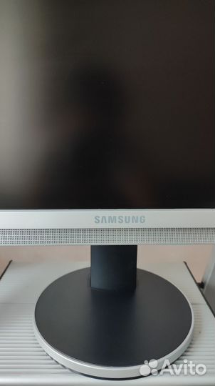 Монитор Samsung 215 Tw