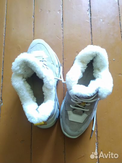 Кроссовки зимние на девочку бу
