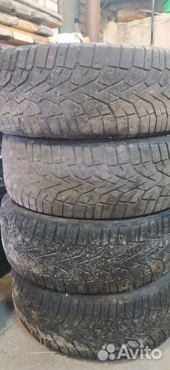 Gislaved NordFrost 100 215/60 R16
