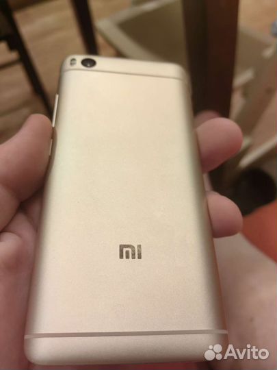 Телефон Xiaomi Mi 5 s